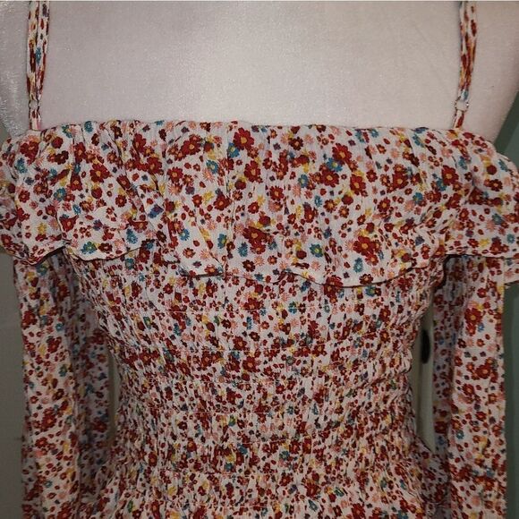 Forever 21 Floral Cold Shoulder Crop Top - Picture 8 of 9